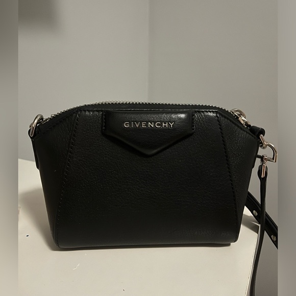 Givenchy Nano Antigona - Black - Picture 1 of 5